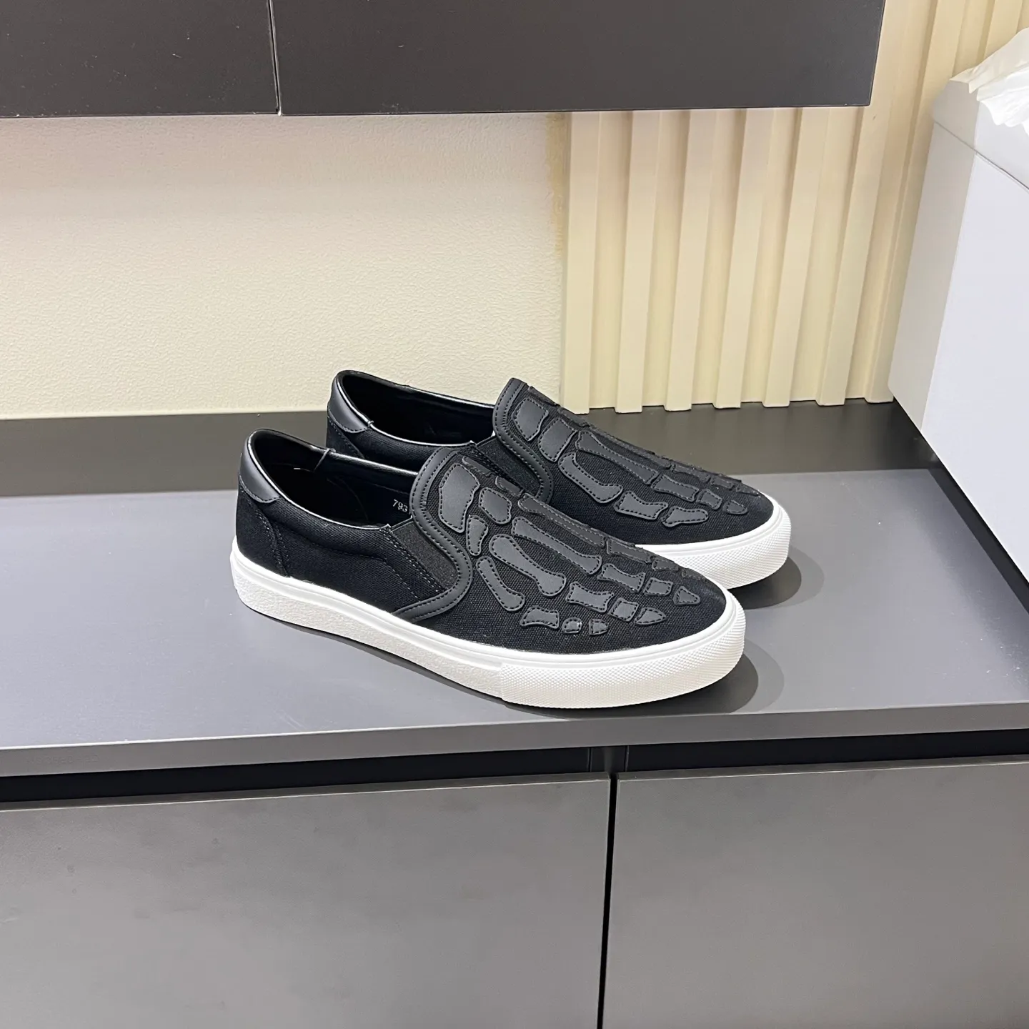 Men's shoes 💰p420, amiri The top purchasing agent for bone shoes 🔍🔍 is on sale at the men's counter at the same time. Cowhide is paired with 5D dynamic design style.